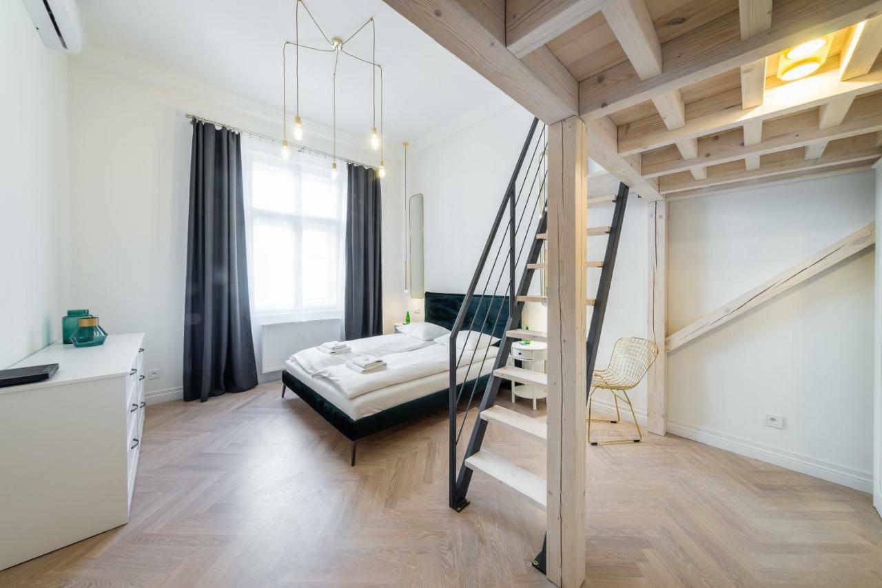 Apartament Deluxe Old Town Sw. Krzyza Wawelofts Krakow Exterior photo